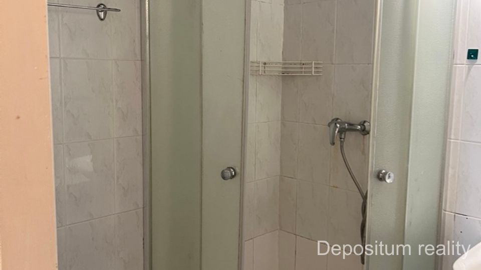 Prostorný přízemní byt u parku