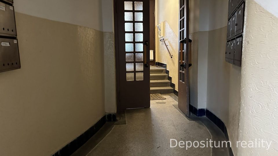 Pronájem bytu 2+1 v klidné části Smíchova